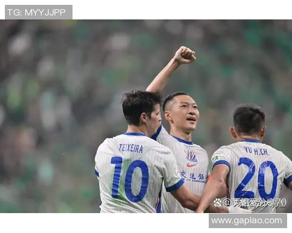 吴曦在关键时刻建功助力上海申花赢得重要比赛胜利