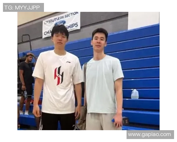 郭昊文在南区首发表现出色引发球迷热议未来发展备受期待 郭昊文在南区首发表现出色引发球迷热议未来发展备受期待