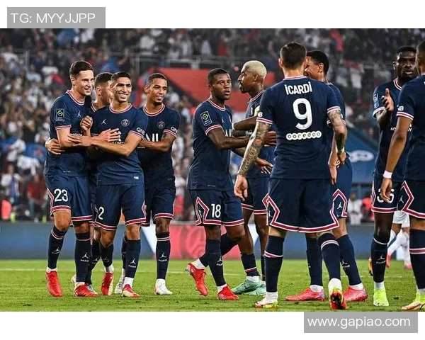 巴黎圣日尔曼击败曼联挺进欧冠八强吉鲁进球破门助球队取得胜利